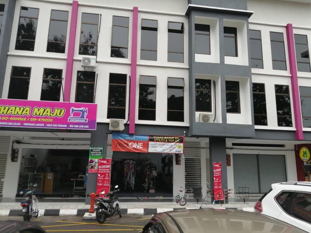 World Kids Fantasy Hotel Lumut Exterior foto